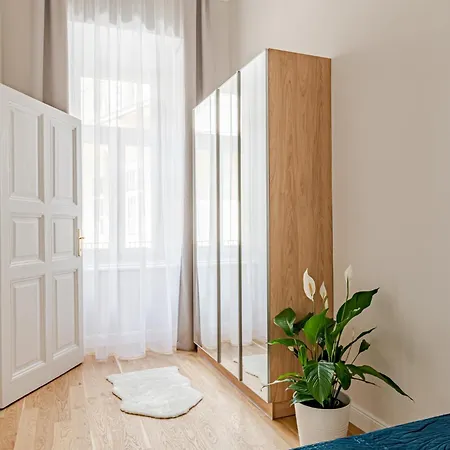 Kr16 Apartment - Hostaid Budapest Exterior photo